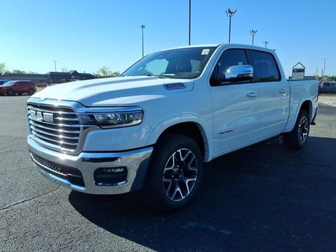 New 2026 RAM 1500 Laramie AWD/4WD image 3