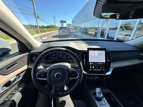 Certified 2025 Volvo XC90 B6 Plus AWD/4WD image 21