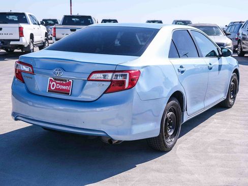Used 2013 Toyota Camry LE FWD image 4