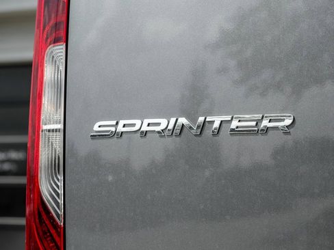 Used 2025 Mercedes-Benz Sprinter 2500 image 9