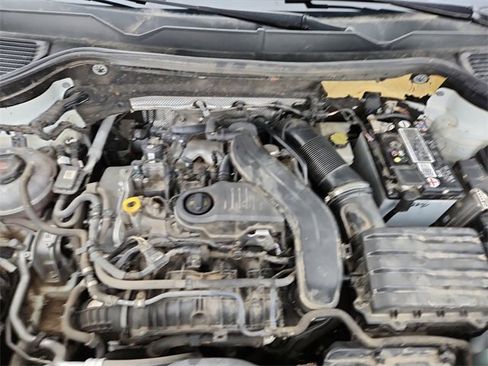 Used 2022 Volkswagen Taos SE image 28