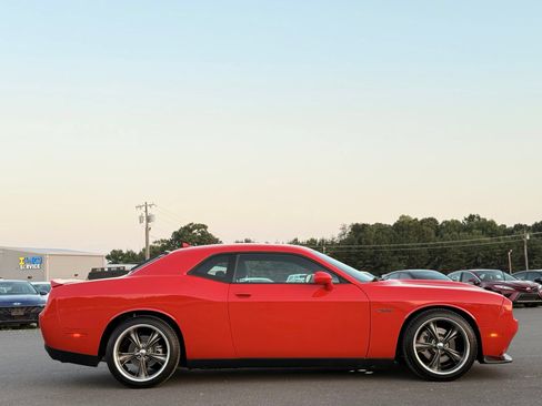 Used 2022 Dodge Challenger GT RWD image 10