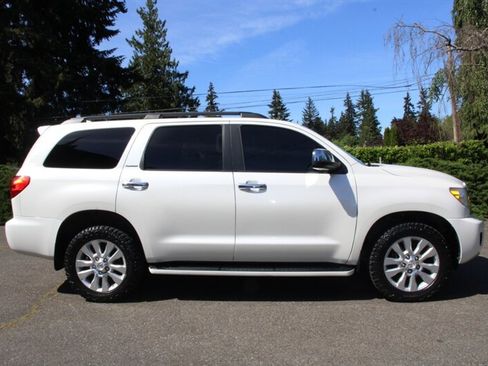 Used 2010 Toyota Sequoia Platinum AWD/4WD image 15