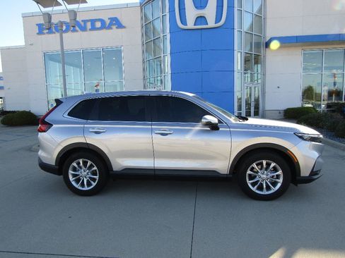 Used 2025 Honda CR-V EX-L image 4