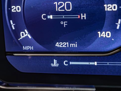Used 2025 Chevrolet Silverado 2500 LT AWD/4WD image 21