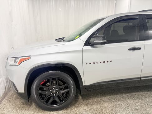 Used 2020 Chevrolet Traverse Premier w/ Redline Edition image 4