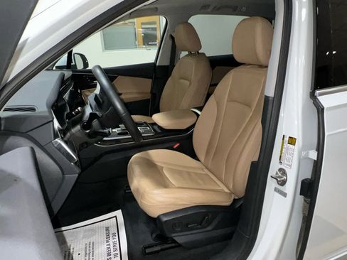 Used 2022 Audi Q7 Premium Plus image 22