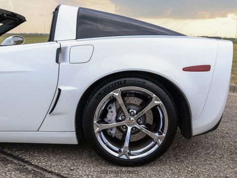 Used 2011 Chevrolet Corvette Grand Sport w/ Preferred Equipment Group RWD image 5