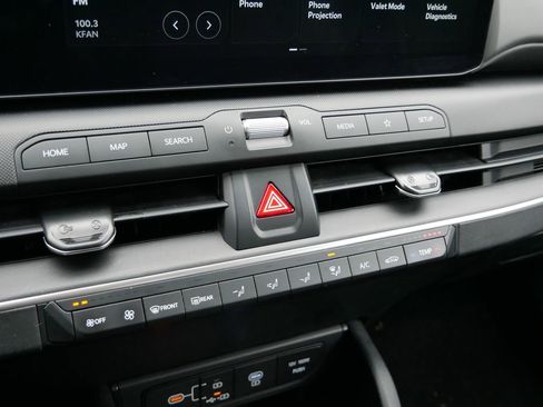 Used 2025 Kia K4 LXS image 19