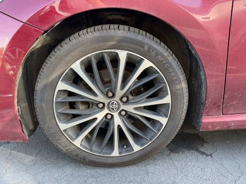 Used 2018 Toyota Camry SE image 7