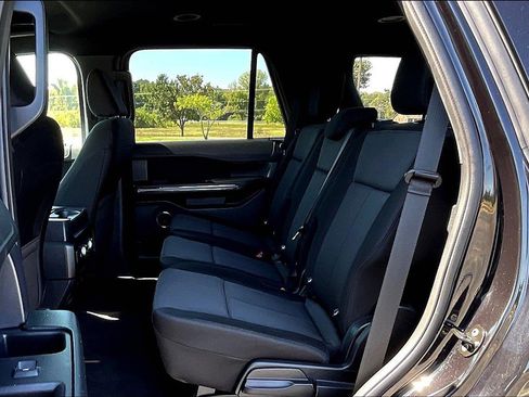 Used 2021 Ford Expedition XLT image 20