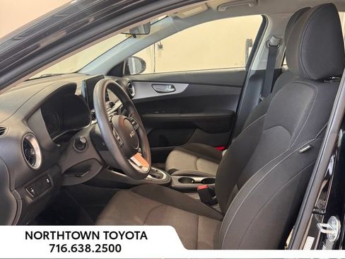 Used 2023 Kia Forte LXS FWD image 11