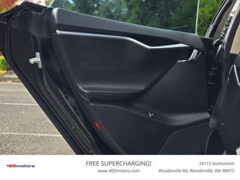 Used 2013 Tesla Model S Performance image 30