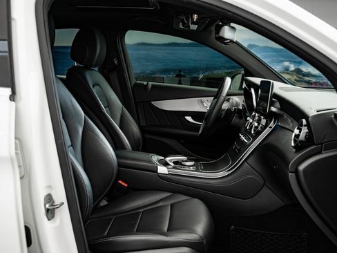 Used 2019 Mercedes-Benz GLC 300 4MATIC Coupe image 25