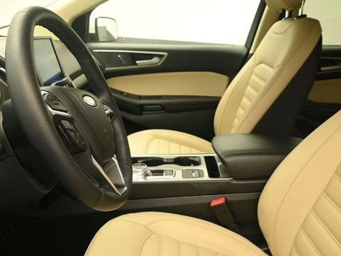 Certified 2024 Ford Edge SEL w/ Convenience Package AWD/4WD image 23