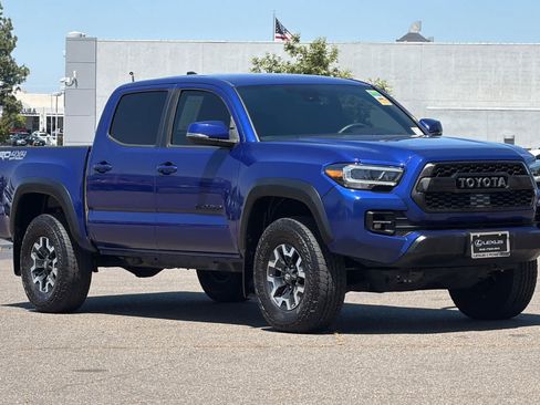 Used 2023 Toyota Tacoma TRD Off-Road w/ Black Out Package (TMS) AWD/4WD image 5