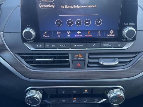 Used 2023 Nissan Altima 2.5 SV image 17