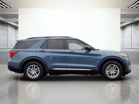 Used 2025 Ford Explorer Active RWD image 5
