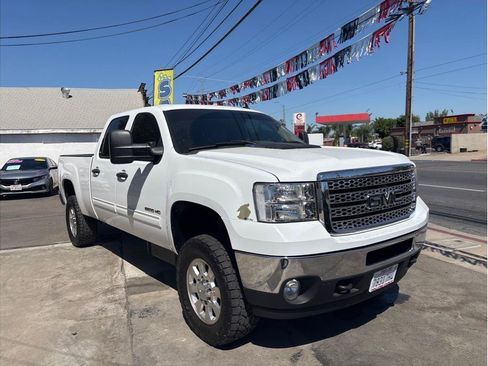 Used 2012 GMC Sierra 2500 SLE w/ SLE Preferred Package AWD/4WD image 4
