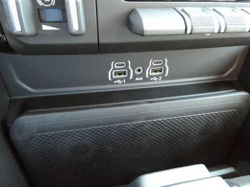 New 2026 RAM 2500 Big Horn AWD/4WD image 25