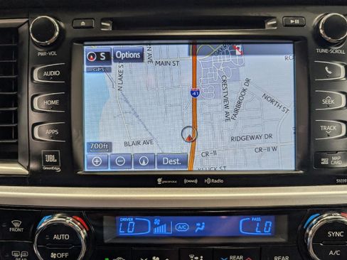 Used 2019 Toyota Highlander Limited Platinum AWD/4WD image 7