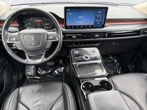 Used 2023 Lincoln Nautilus Reserve AWD/4WD image 7