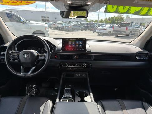 Used 2025 Honda Pilot EX-L image 30
