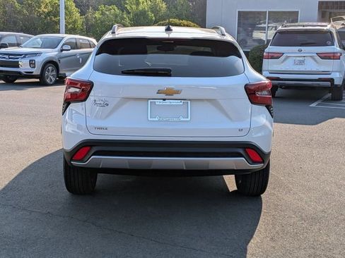 Used 2025 Chevrolet Trax LT image 5