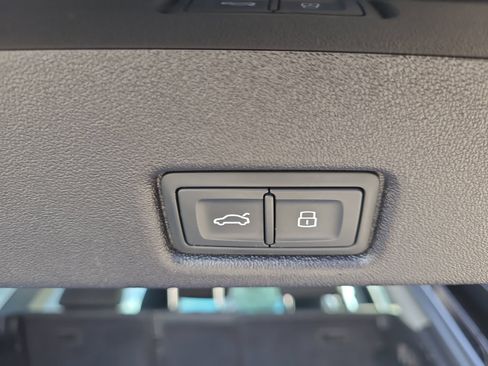 Used 2025 Audi Q5 Premium w/ Premium Plus AWD/4WD image 10