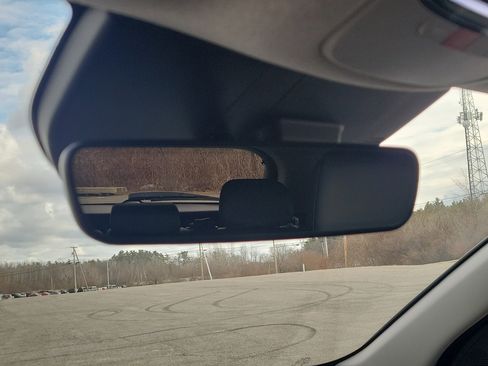 Used 2024 Kia Niro SX Touring image 29