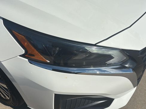 Used 2025 Nissan Altima 2.5 SV FWD image 29
