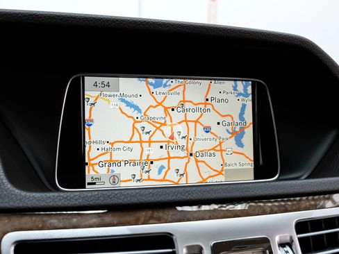 Used 2014 Mercedes-Benz E 350 4MATIC Sedan image 25