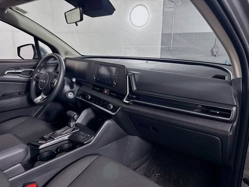 Used 2025 Kia Sportage LX AWD/4WD image 27