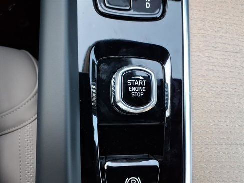 New 2026 Volvo XC60 B5 Plus w/ Protection Package Premier image 19