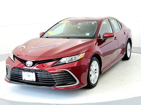 Used 2021 Toyota Camry LE w/ Cold Weather Package FWD image 2