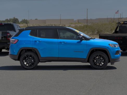 Used 2024 Jeep Compass Latitude w/ Convenience Group image 6