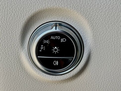 Used 2024 Mercedes-Benz C 300 Sedan image 31