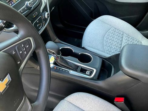 Used 2023 Chevrolet Equinox LS FWD image 17