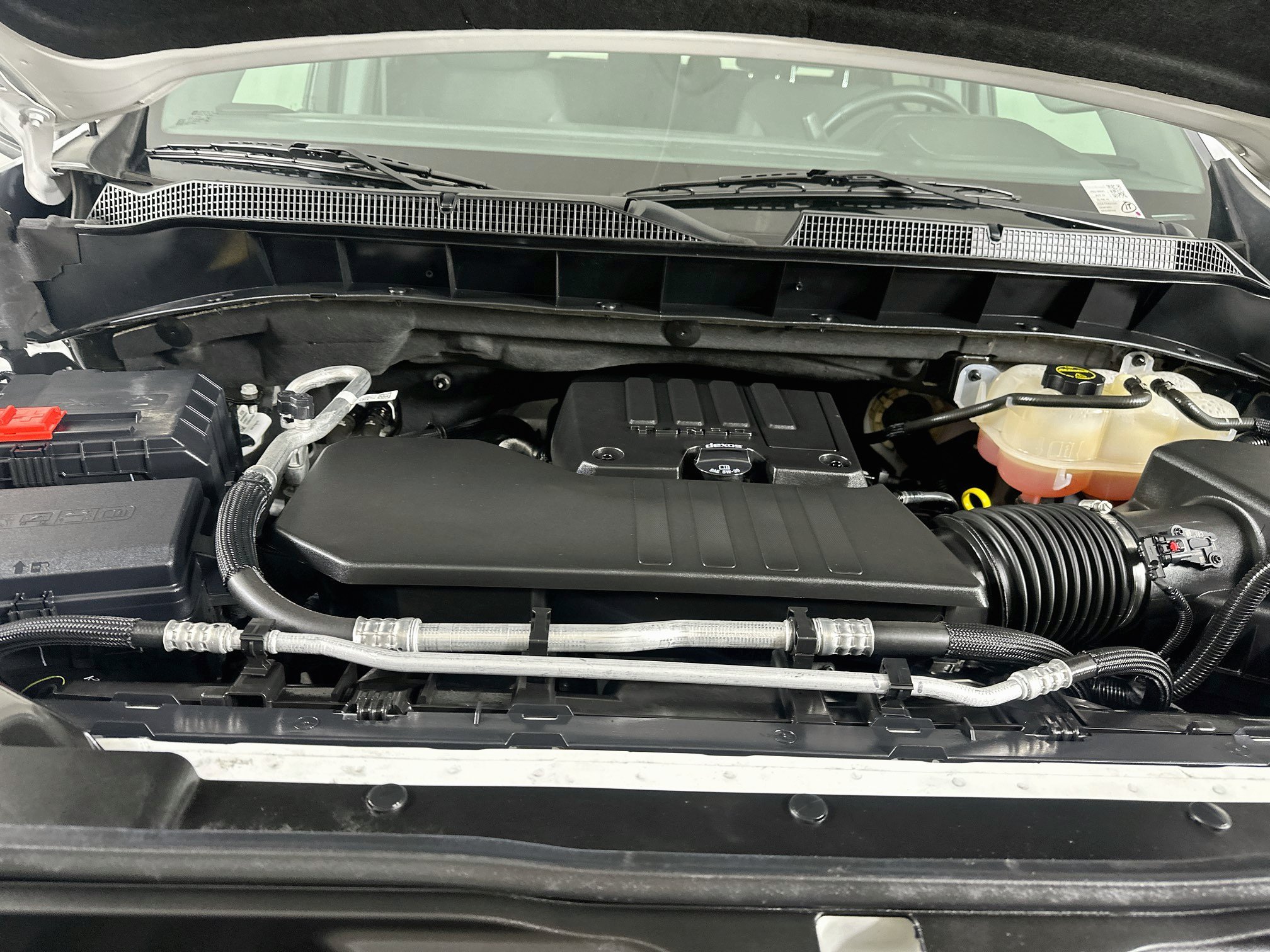 Used 2024 Chevrolet Silverado 1500 LT AWD/4WD image 32