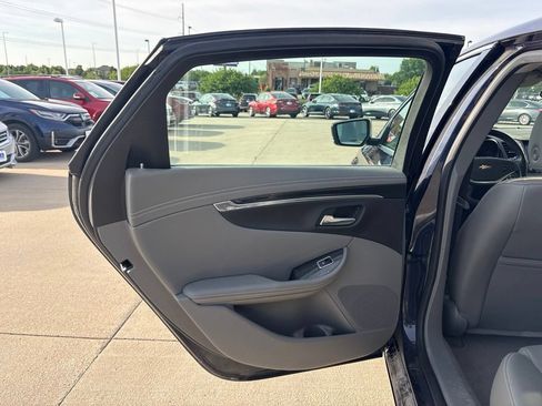 Used 2018 Chevrolet Impala LT FWD image 34