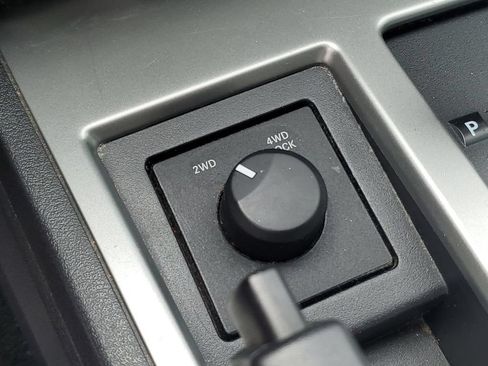 Used 2011 Dodge Nitro Heat AWD/4WD image 28