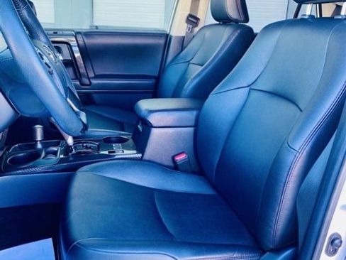 Used 2022 Toyota 4Runner TRD Off-Road Premium image 11