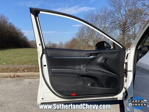 Used 2024 Toyota Camry SE image 13