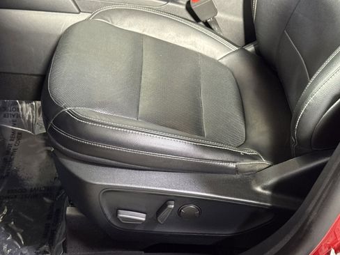 Used 2020 Ford Escape Titanium image 14