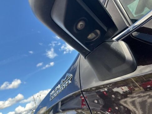 Used 2019 Chevrolet Silverado 1500 High Country w/ Technology Package image 56