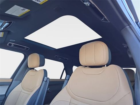 New 2025 Land Rover Range Rover Sport Dynamic SE image 17