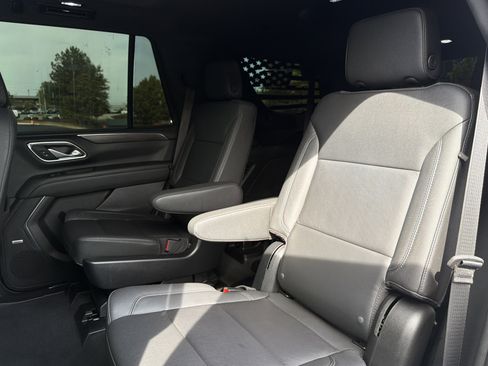 Used 2022 Chevrolet Tahoe LT w/ LT Signature Plus Package RWD image 9