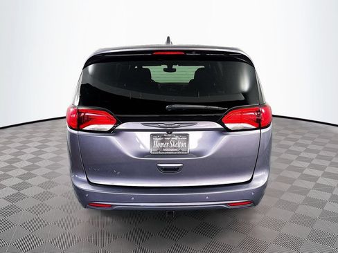 Used 2019 Chrysler Pacifica Touring Plus w/ S Appearance Package FWD image 6
