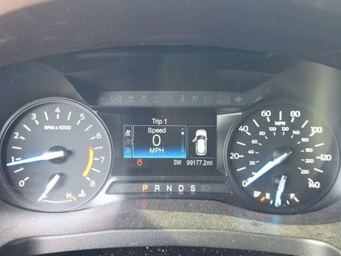 Used 2019 Ford Explorer XLT FWD image 9