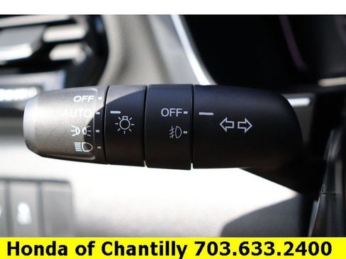 Used 2025 Honda Pilot EX-L image 11